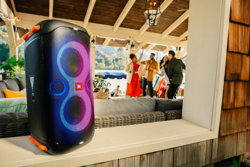 JBL PartyBox 110: conheça essa torre de som potente e lendária