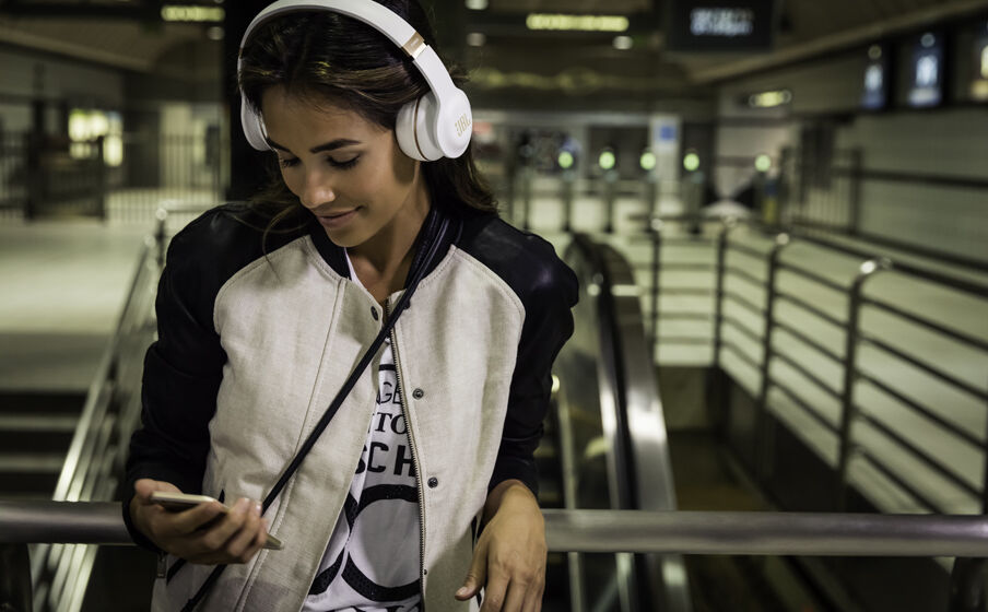 希美様　【新品未開封】JBL EVEREST ELITE 300 ホワイト JBL Everest Elite 300 | noise-cancelling Bluetooth Headphones
