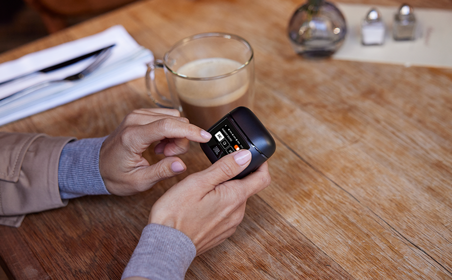 JBL Tour Pro 2 Estojo inteligente para ter uma experiência perfeita - Image