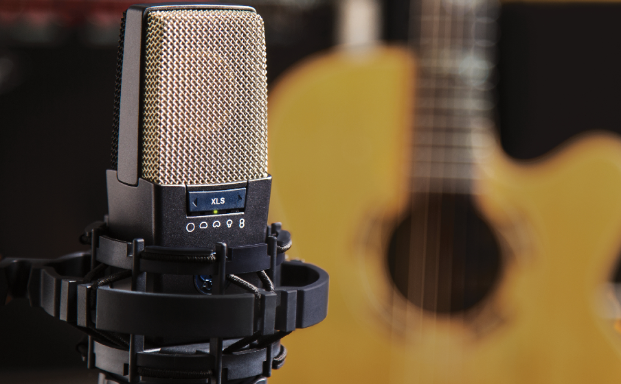 C414 XLS | Microfone condensador de referencia multipadrão