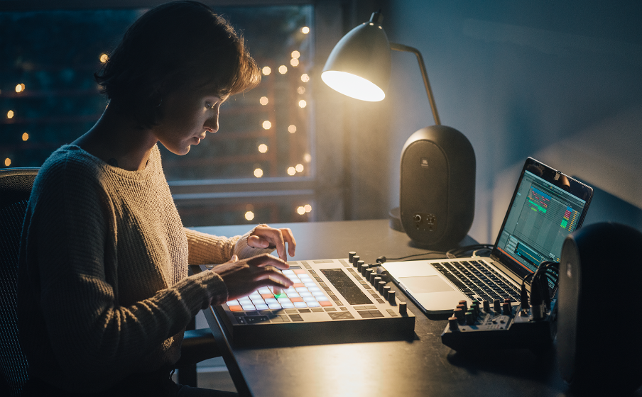 JBL 104-BT (Pair) | Monitor compacto Bluetooth para trabalho