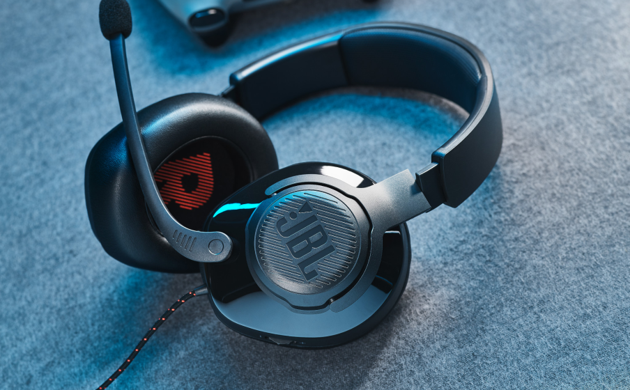 JBL Quantum 200 | Headset over-ear para jogos, com fio e microfone flip-up